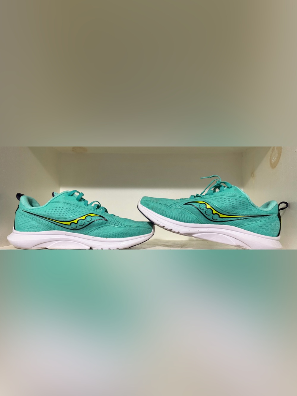 Saucony Women's Teal Athletic Running Shoes with Yellow Accent